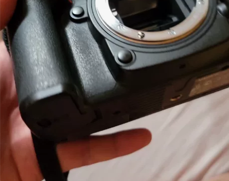 纠结了很久，还是决定换微单了，灭门尼康D7...