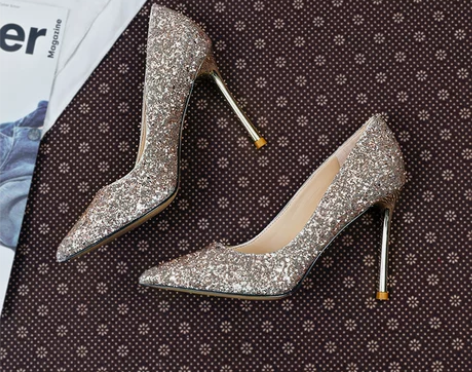 2020新款婚鞋女秀禾结婚纱伴娘鞋尖头细跟...