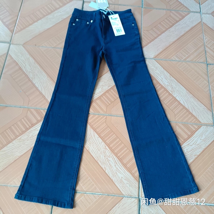 拉夏贝尔旗下 蓝色高弹微喇牛仔裤（s腰围6...