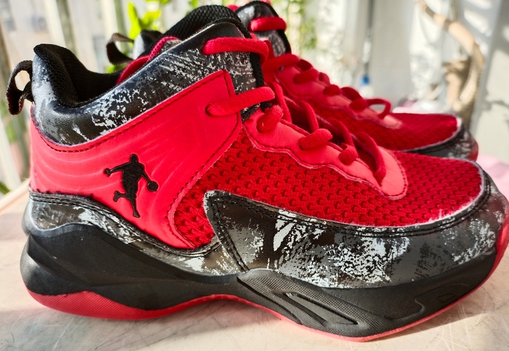 马克吐温潮流防震运动篮球鞋