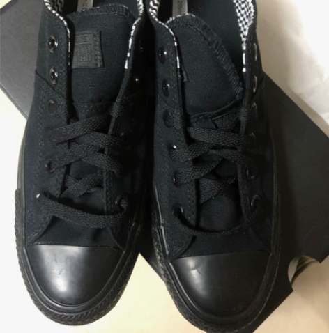 匡威女鞋低帮帆布鞋，正版全新。40码 感兴...