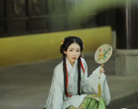 兰若庭 汉服 如意松鼠  L码豆沙绿上衣 ...