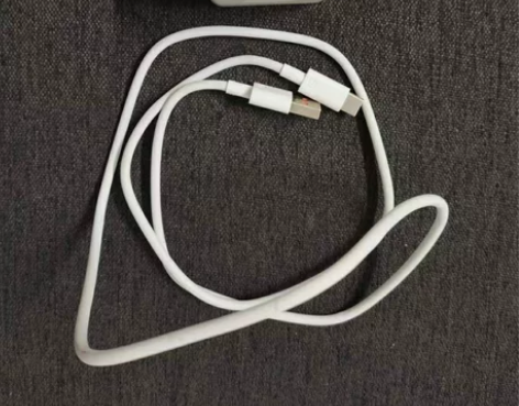 几乎全新的华为手机66w超级快充原装充电器...