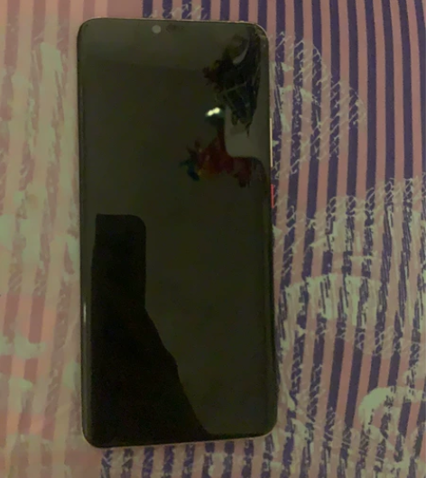 出不换 华为mate20pro。  8+ ...