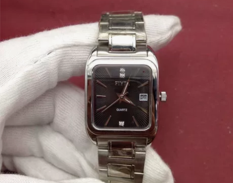 全新飞亚达女士手表，镶钻表盘蓝宝石镜面，盘...