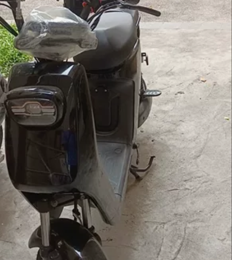 去年7月份买的,能开30+公里 时速40左...