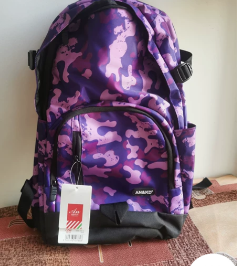 全新休闲运动包，学生书包，双肩包。 感兴趣...