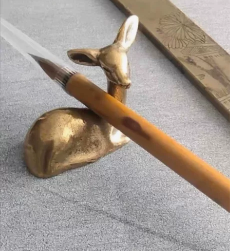 复古铜鹿镇纸笔搁一个，文房书房书法书画创作亦可作茶宠文玩案头...