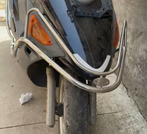 09年铃木海王星125踏板摩托车， 感兴趣...