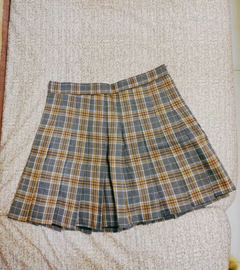 百褶裙，质量超级好，有内搭，买回来以后一次...