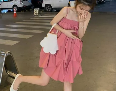 ?一字肩连衣裙女灯笼裙夏俏皮蓬蓬裙宽松露肩...