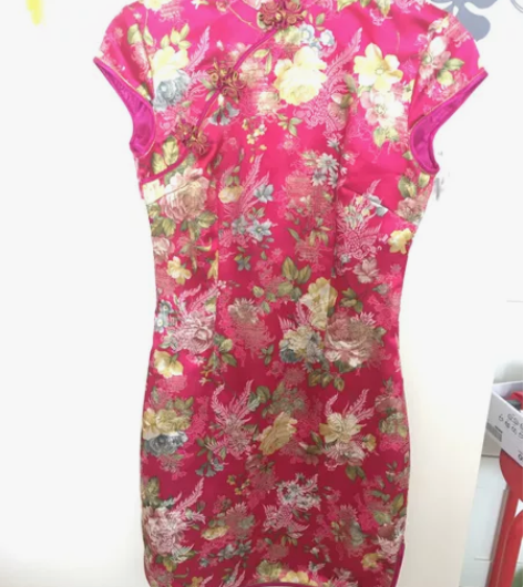 就结婚时穿了一下。结婚时我156cm,96...