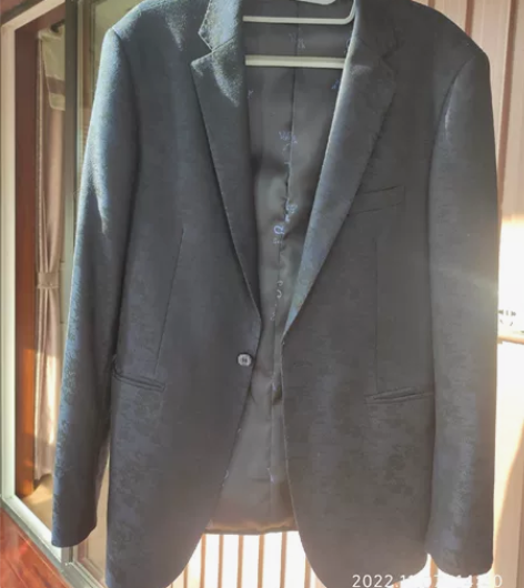 全新男士休闲西装仅试穿，180码，暗花纹很...