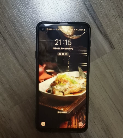 三星galaxy A8s  6g内存  1...