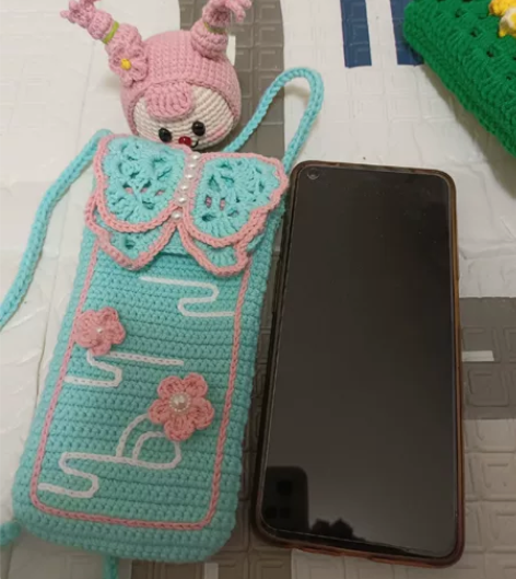 正好放个vivo10手机，没有空余的地方，...