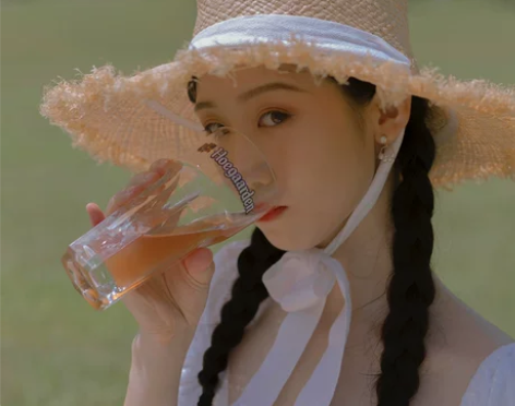 法式系带草帽女夏毛边拉菲草帽子蝴蝶结沙滩赫...