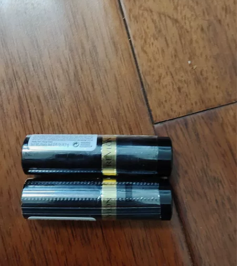 全新revlon露华浓口红，单支价格，两支...