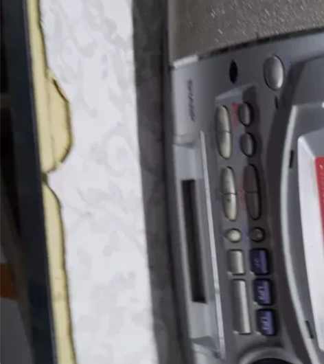 日本本土夏普三合一体收录机， 品相很好，所...