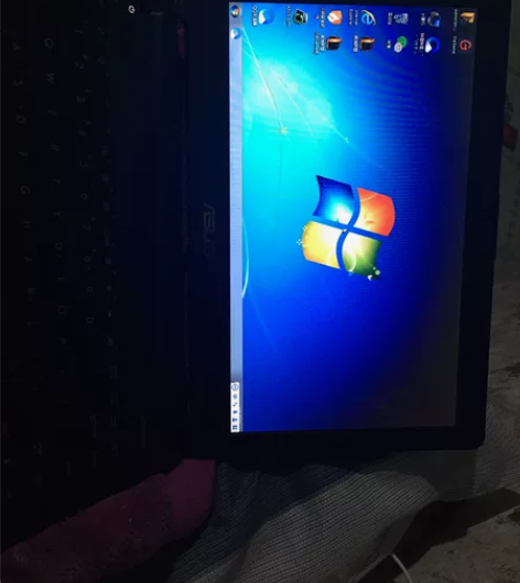 笔记本一个 没有损坏 一切正常 感兴趣的话...