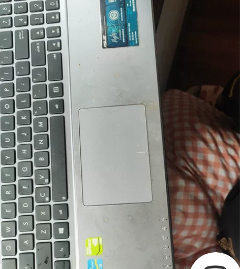 上学时用的笔记本电脑 , 卖了换钱 华硕X...
