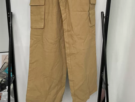 潘卡西卡其黄 工装长裤 全新 感兴趣的话点...