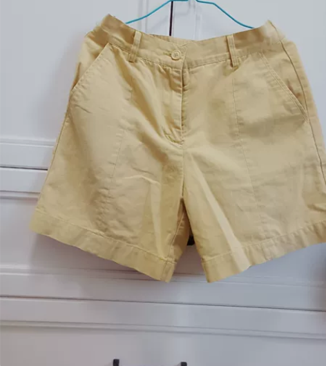 女夏季短裤，裤长40cm，腰围35cm*2...