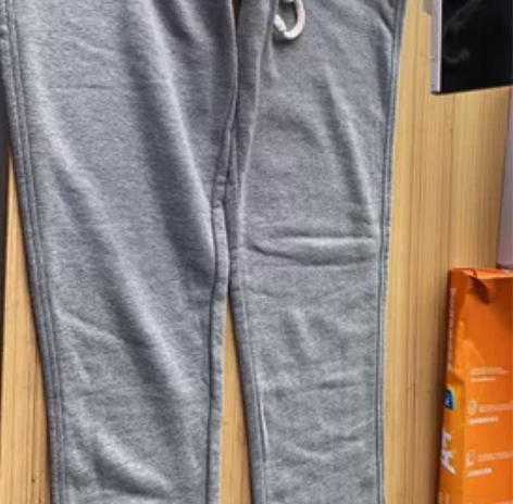 包邮全新带吊牌春秋款不加绒修身长裤,收拾仓...