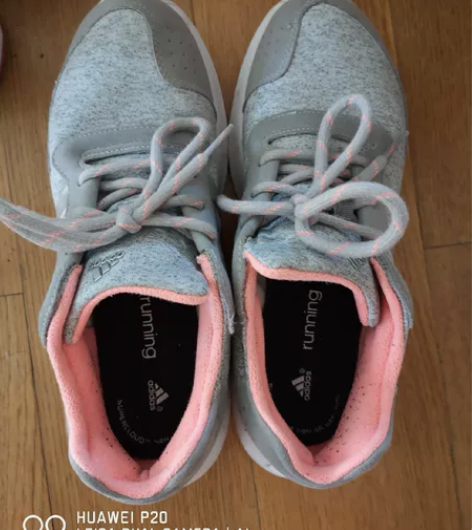 阿迪运动鞋 穿过几次大了便宜出