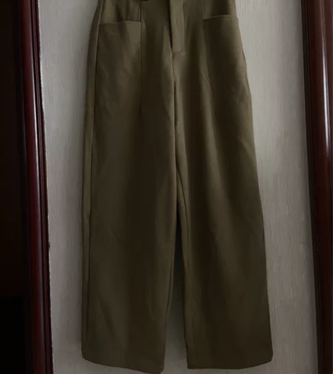 毛呢阔腿裤，s码，后腰有松紧 是宽松的萝卜...