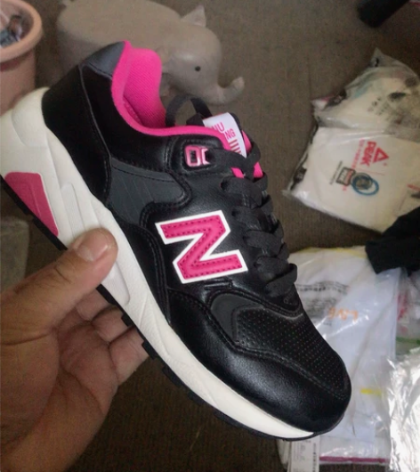 新百伦女鞋三七码，69包邮到家 感兴趣的话...