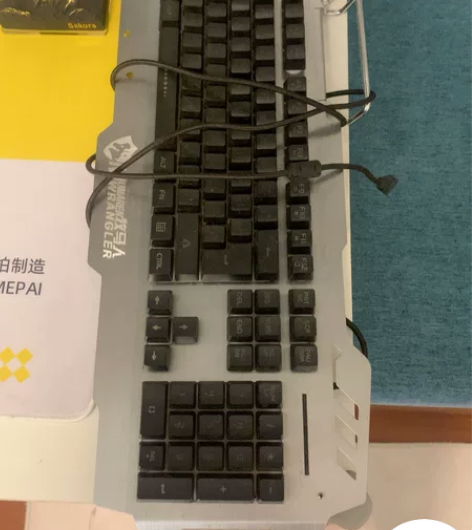 电脑键盘，留着没用，便宜出 感兴趣的话点“...