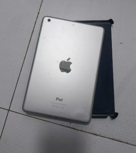 苹果iPad mini2 闲置好久，当时被...