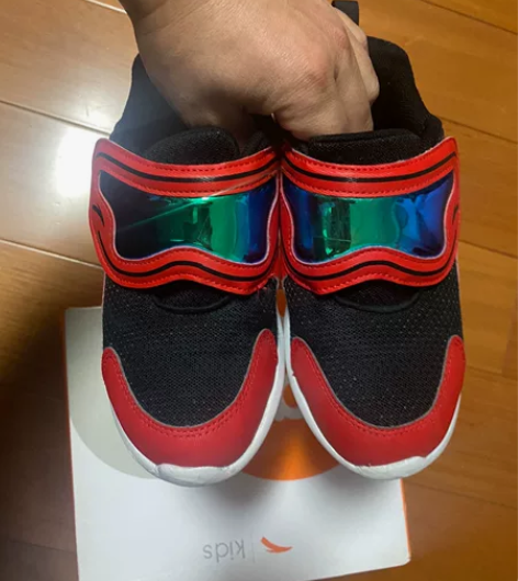 ANTA安踏魔术贴儿童运动鞋，尺码EUR3...