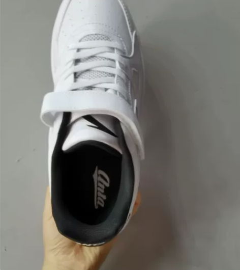 全新安踏女鞋38码  150包邮 感兴趣的...