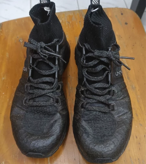 李宁运动鞋。39.5码。外观如下图，包裹良...