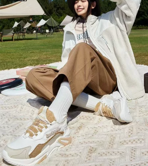 双十一激情下单，多买了一双，过冬必备时尚棉...