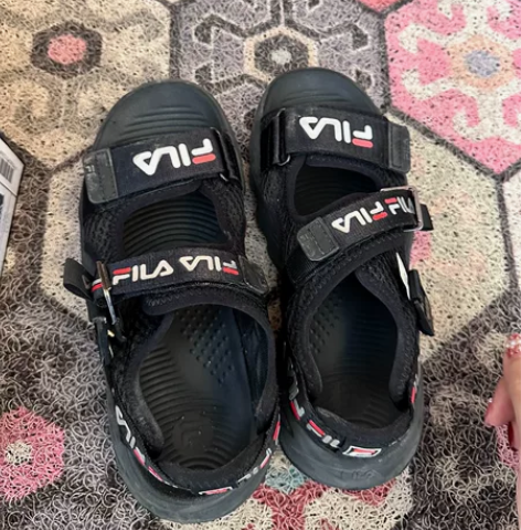 儿童斐乐运动鞋 商场专柜购入，穿了一季，小...