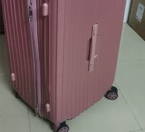 32寸拉杆箱玫瑰金粉红色自己没有用过有运输...