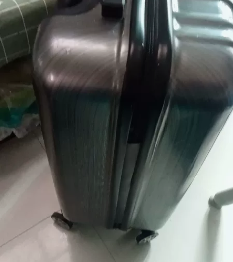 用过一次的行李拉杆箱，40?60尺寸。需要...