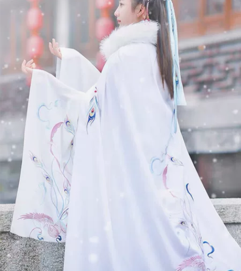 如梦霓裳汉服女斗篷翎羽长款加绒保暖披风绣花...