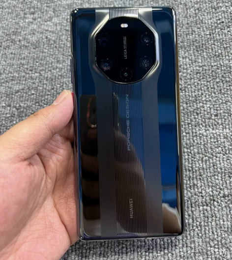 华为Mate40 Rs保时捷.轻微使用痕迹...
