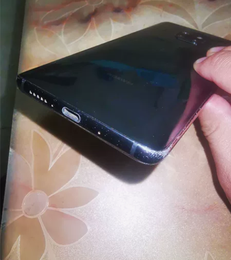 华为mate20  成色9成新， 6+64...