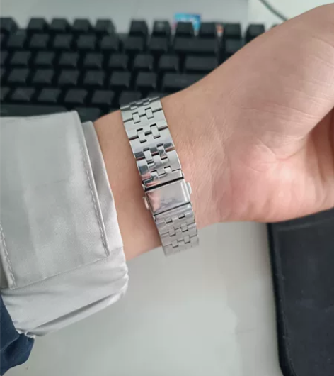 飞亚达手表，没电了，自己换个电子其余正常使...