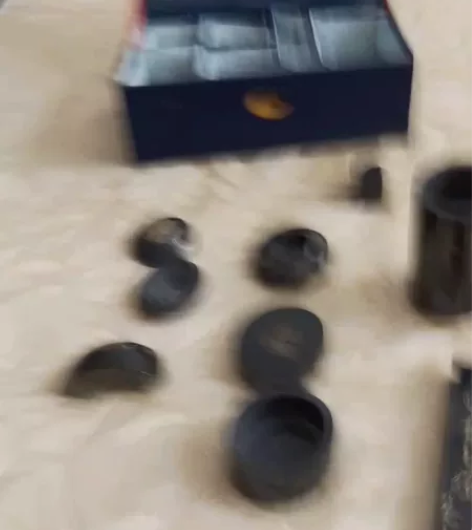 文房用品砚台笔筒镇尺印泥盒等大理石材质，上...