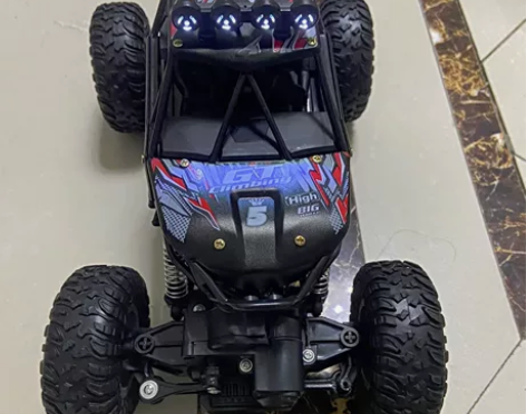 2.4G合金遥控汽车 外壳合金材质，四轮驱...