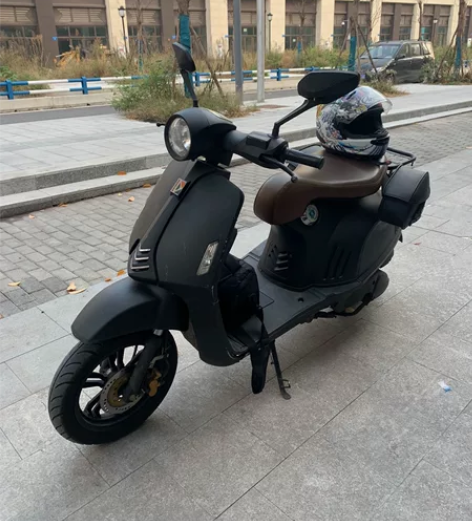 复古小踏板125排量国四电喷  带两个小边...