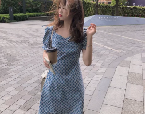 格子泡泡袖连衣裙女2020年新款夏季气质牛...