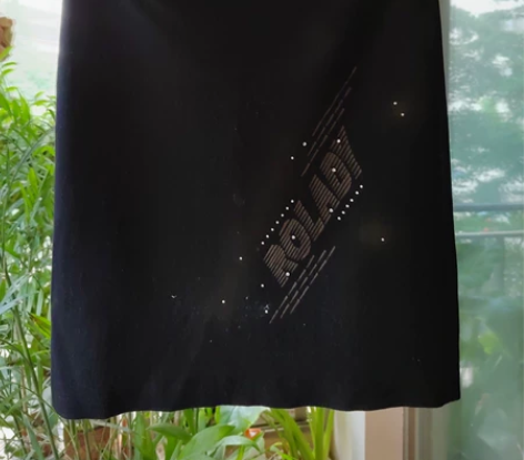 黑色一步裙95成新，只穿了一次，放柜子里久...