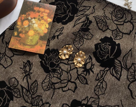 【代转】精品Vintage植绒玫瑰高腰包臀...