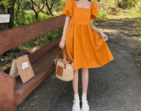 2022新款夏季方领泡泡袖连衣裙女复古初恋...